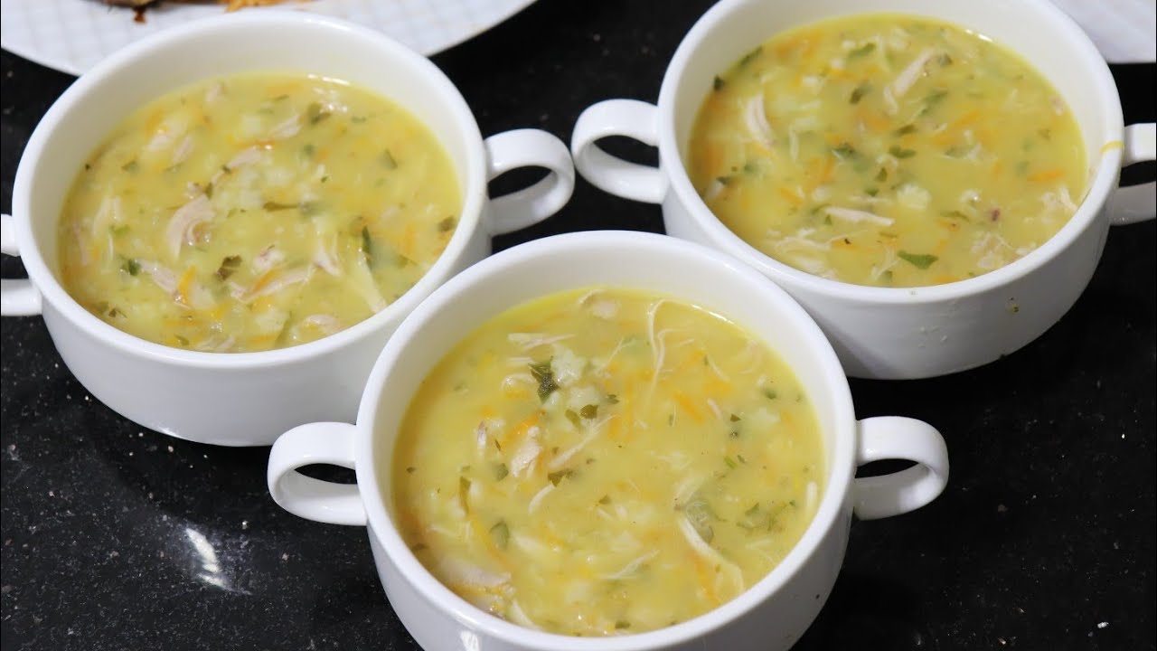 شوربة الدجاج بالليمون