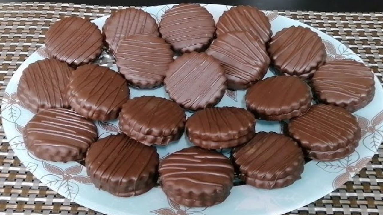 طريقة عمل البسكويت الاقتصادي بالعجينة السائلة