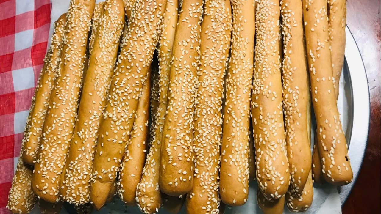 طريقة عمل البقسماط بالسمسم في المنزل