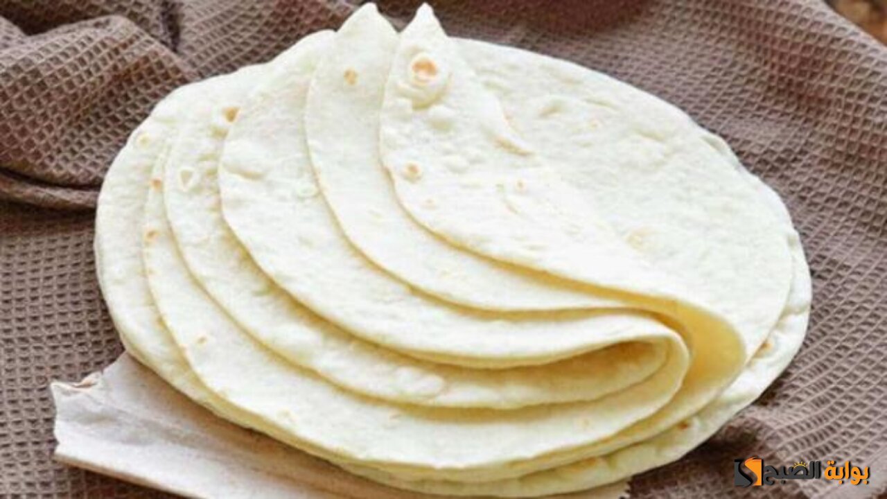 طريقة عمل العيش السوري للشاورما بخطوات بسيطة مثل المطاعم