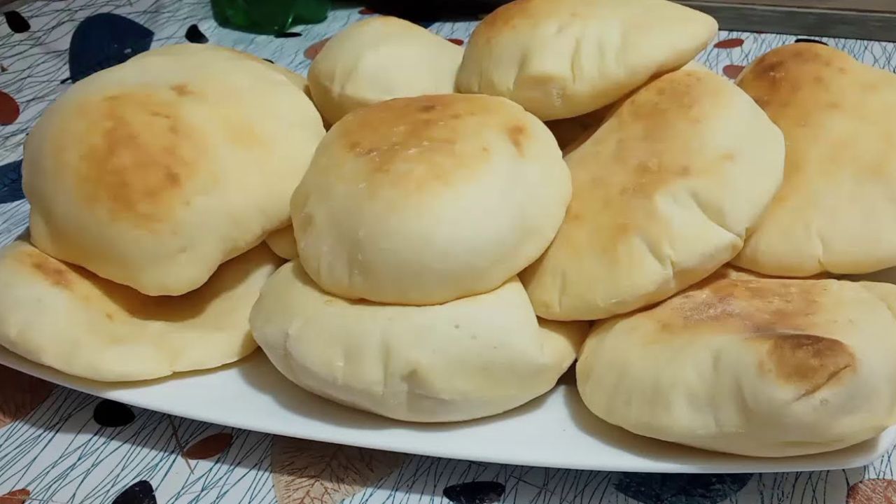 طريقة عمل العيش الشامي