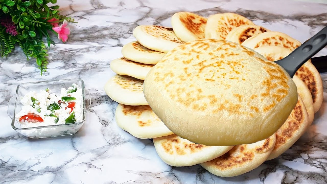 خبز الزبادي بالطاسة