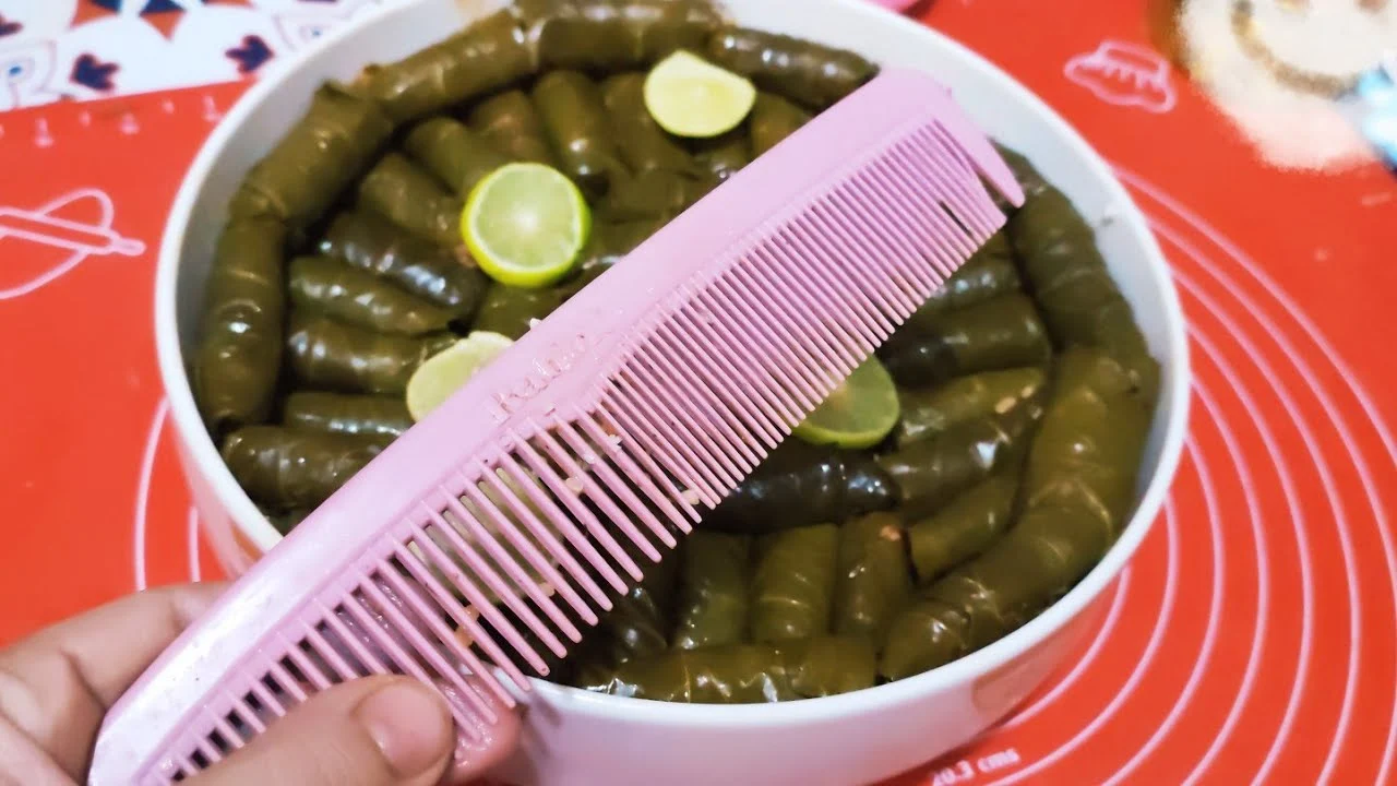 طريقة لف ورق العنب والكرنب بسرعة