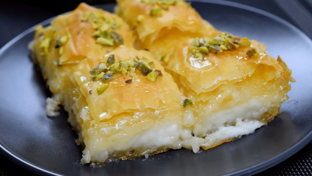 مكونات البقلاوة بالقشطة والمكسرات