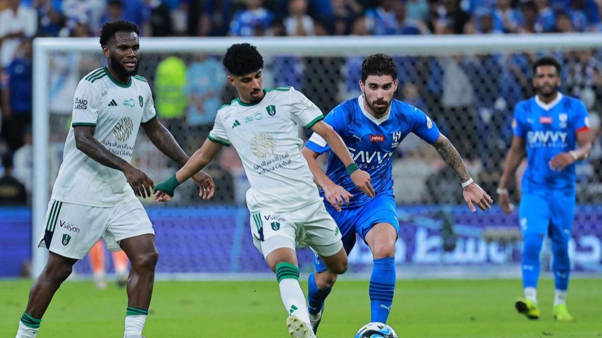 موعد كلاسيكو الهلال ضد الأهلي