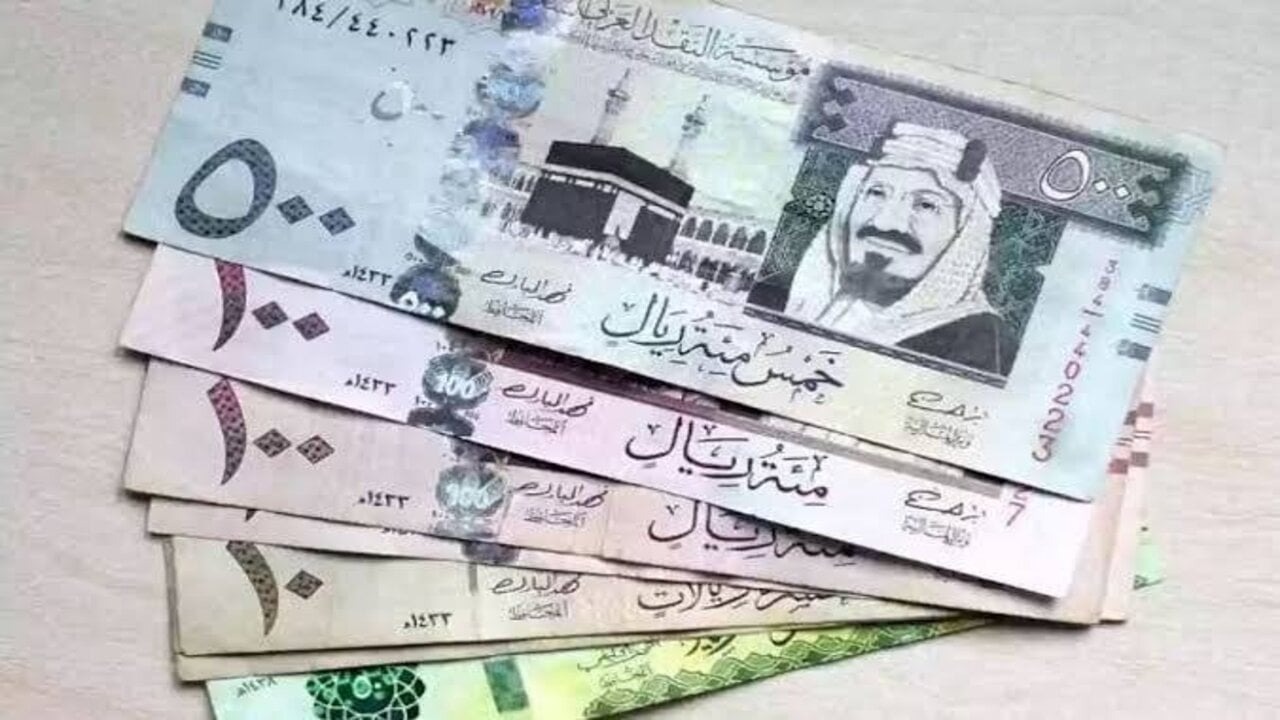 وش حقيقة الزيادة؟.. موعد صرف رواتب الموظفين شهر أكتوبر 2024 في السعودية