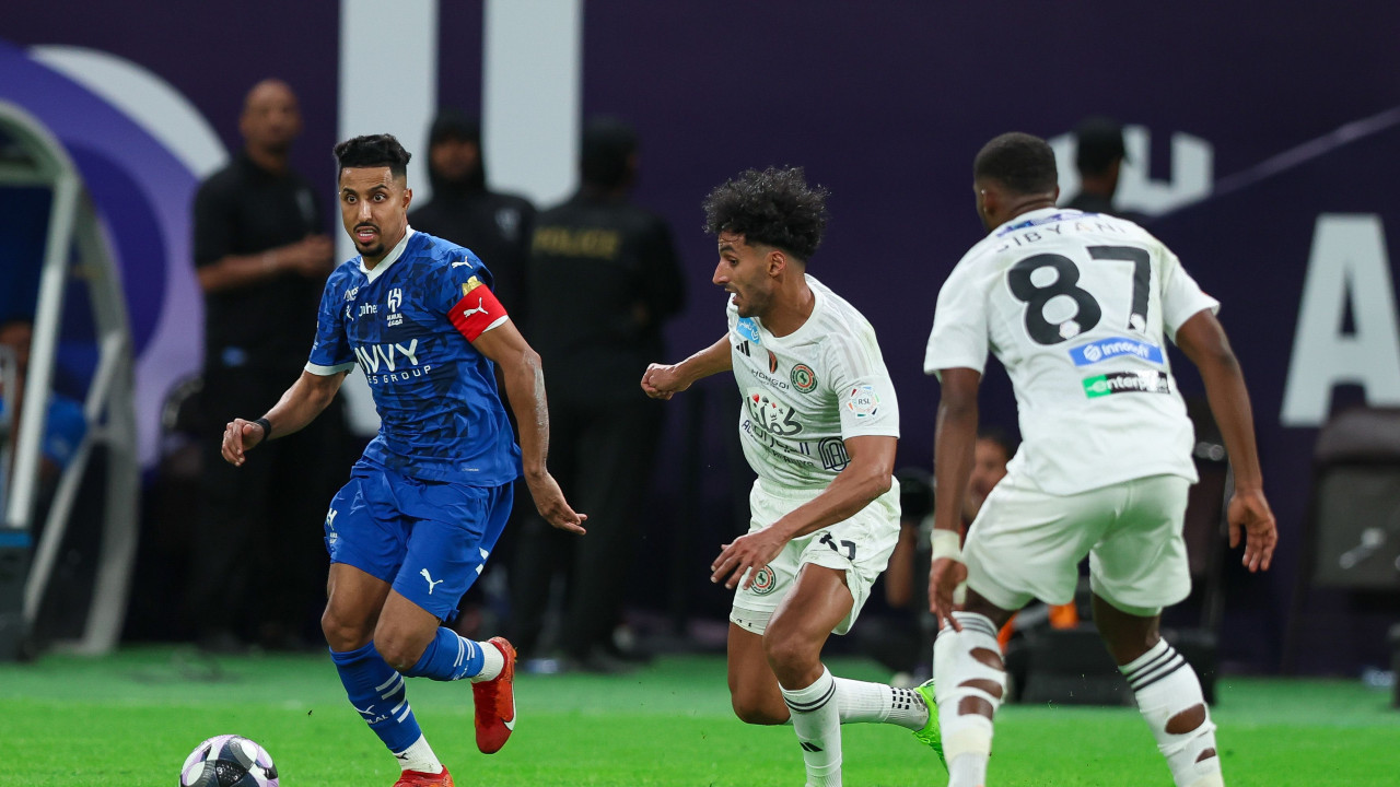 عقوبة قاسية من الانضباط ضد لاعب الاتفاق بسبب سالم الدوسري