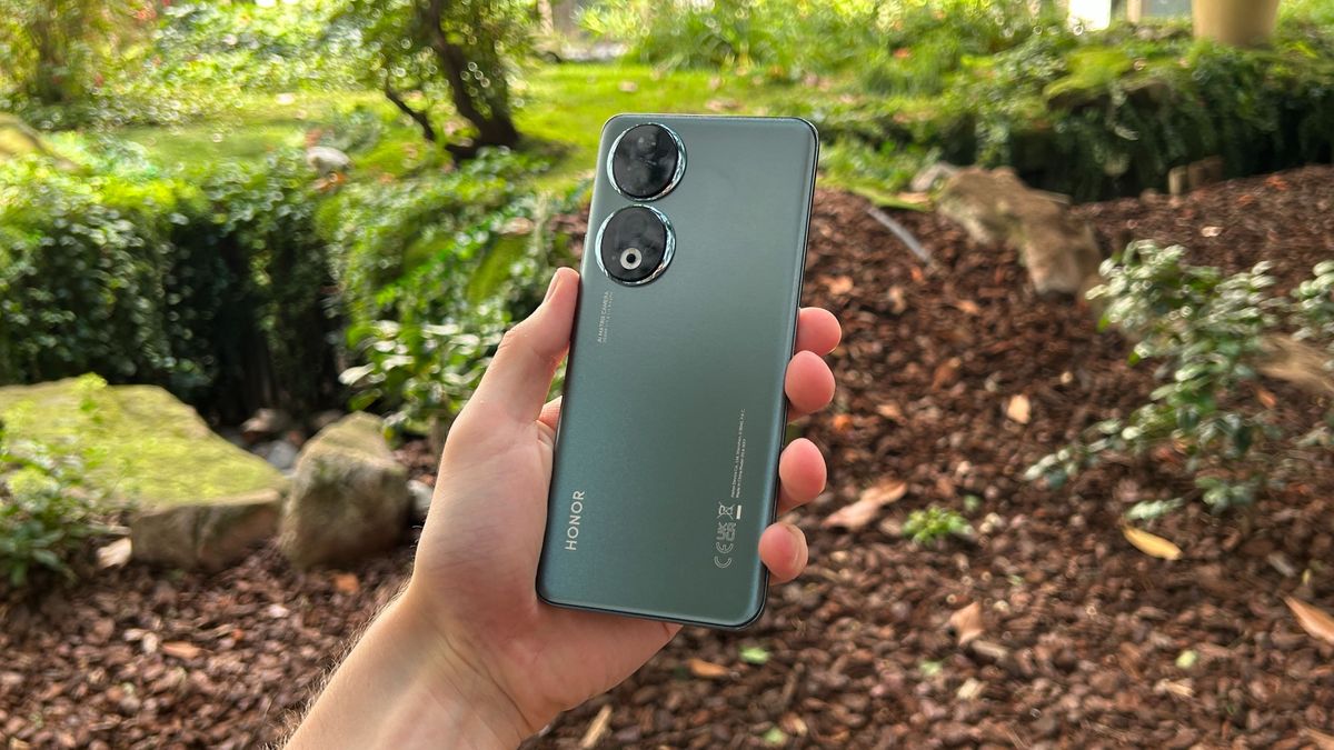 فرصة خيالية للسعوديين.. خصم استثنائي 47% من سعر هاتف Honor 90 من جرير السعودية