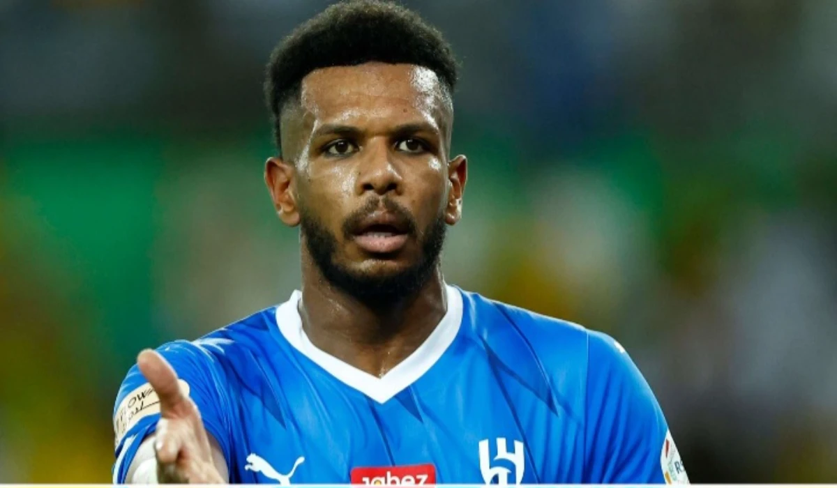 "طرد البليهي مطلب كل هلالي".. هجوم شرس على مدافع الهلال بعد الأخطاء الكارثية