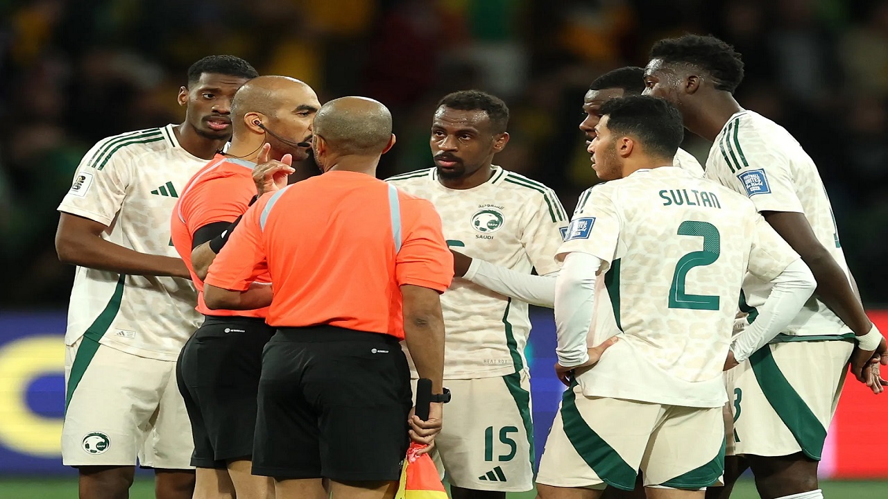 أندونيسيا ضد السعودية