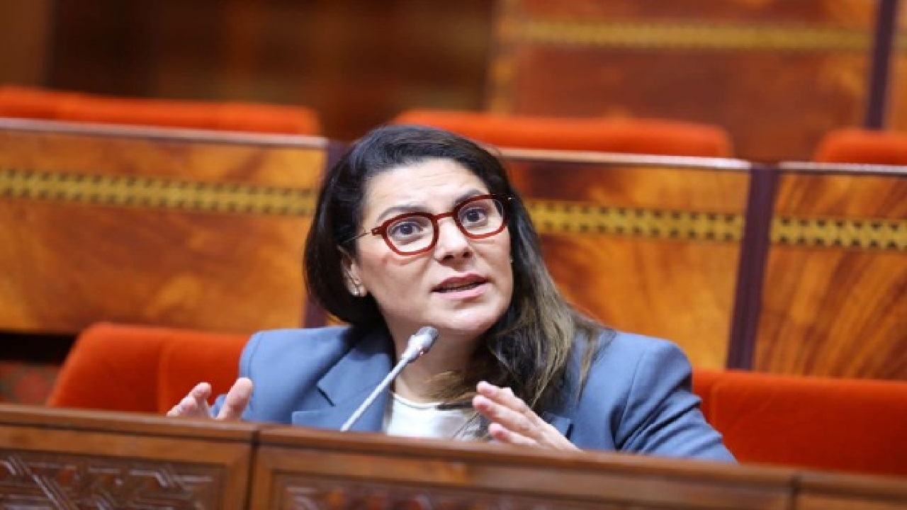 الوزيرة فاطمة المنصوري