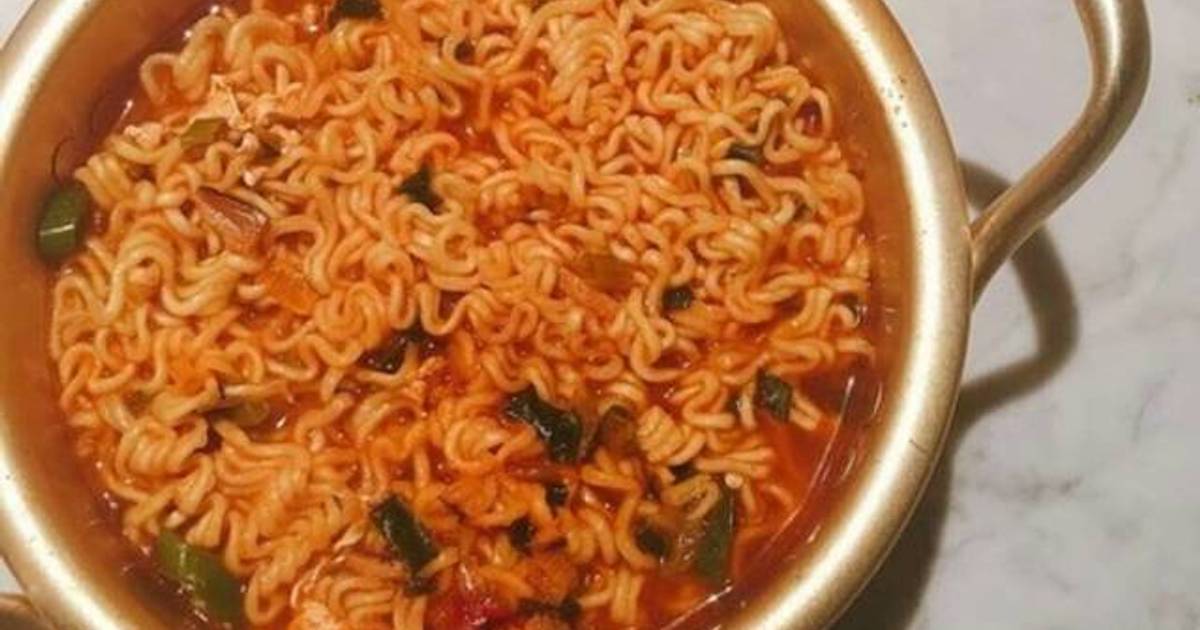 طريقة عمل الاندومي الكوري في المنزل بمكونات اقتصادية