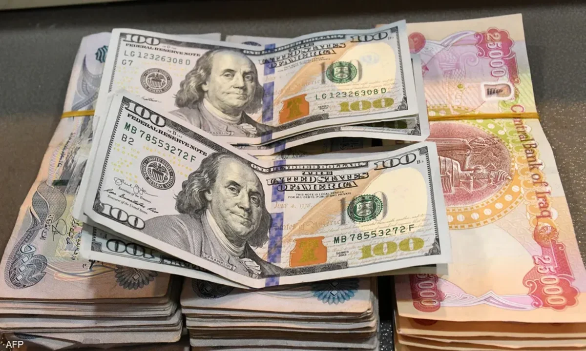 تراجع أسعار صرف الدولار أمام الدينار مع إغلاق البورصة