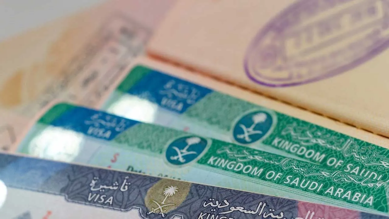 وزارة الخارجية توضح خطوات الاستعلام عن تأشيرة العمرة برقم جواز السفر
