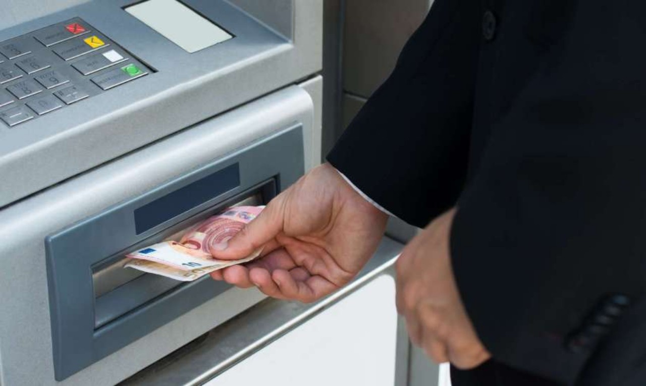 حدود السحب من ماكينات ATM