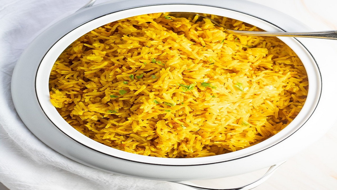 طريقة عمل الأرز الأصفر المبهر في البيت مثل المطاعم