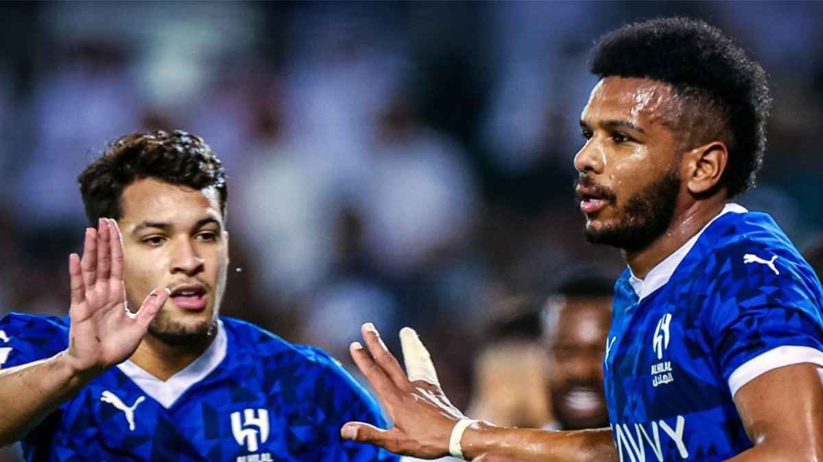 بعد تعادل السد.. ياسر القحطاني يكشف عن لفتة طيبة فعلها "علي البليهي" بعد تسجيله هدف الهلال