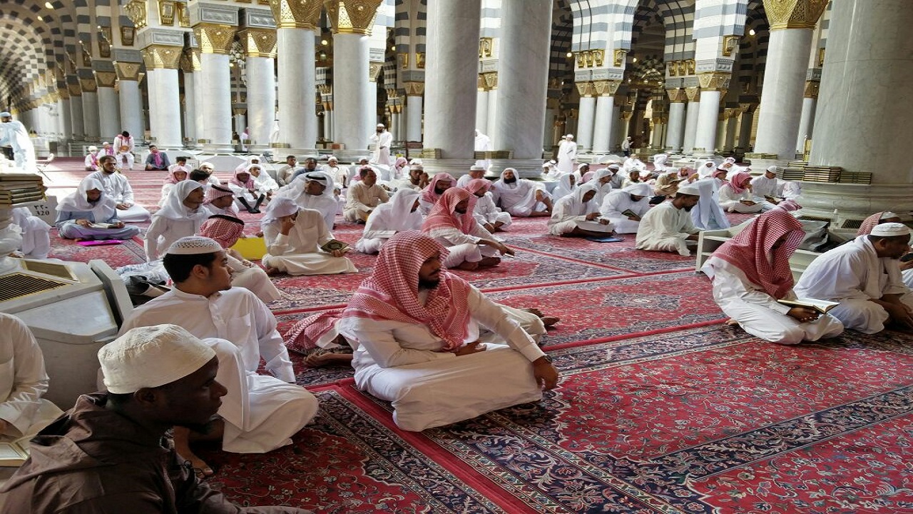 كلية المسجد النبوي تبدأ القبول الإلكتروني للطلاب للعام الدراسي 1446 الفصل الثاني .. الشروط والتفاصيل