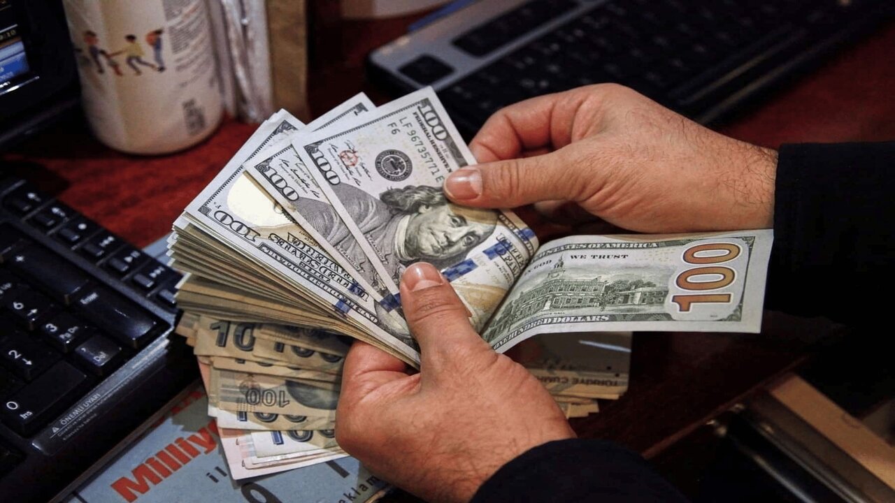 تراجع أسعار الدولار في بغداد واربيل