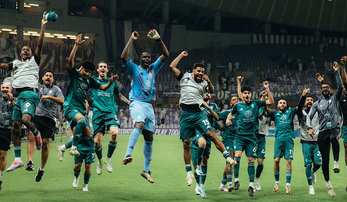 معلقين مباراة الأهلي واستقلال طهران