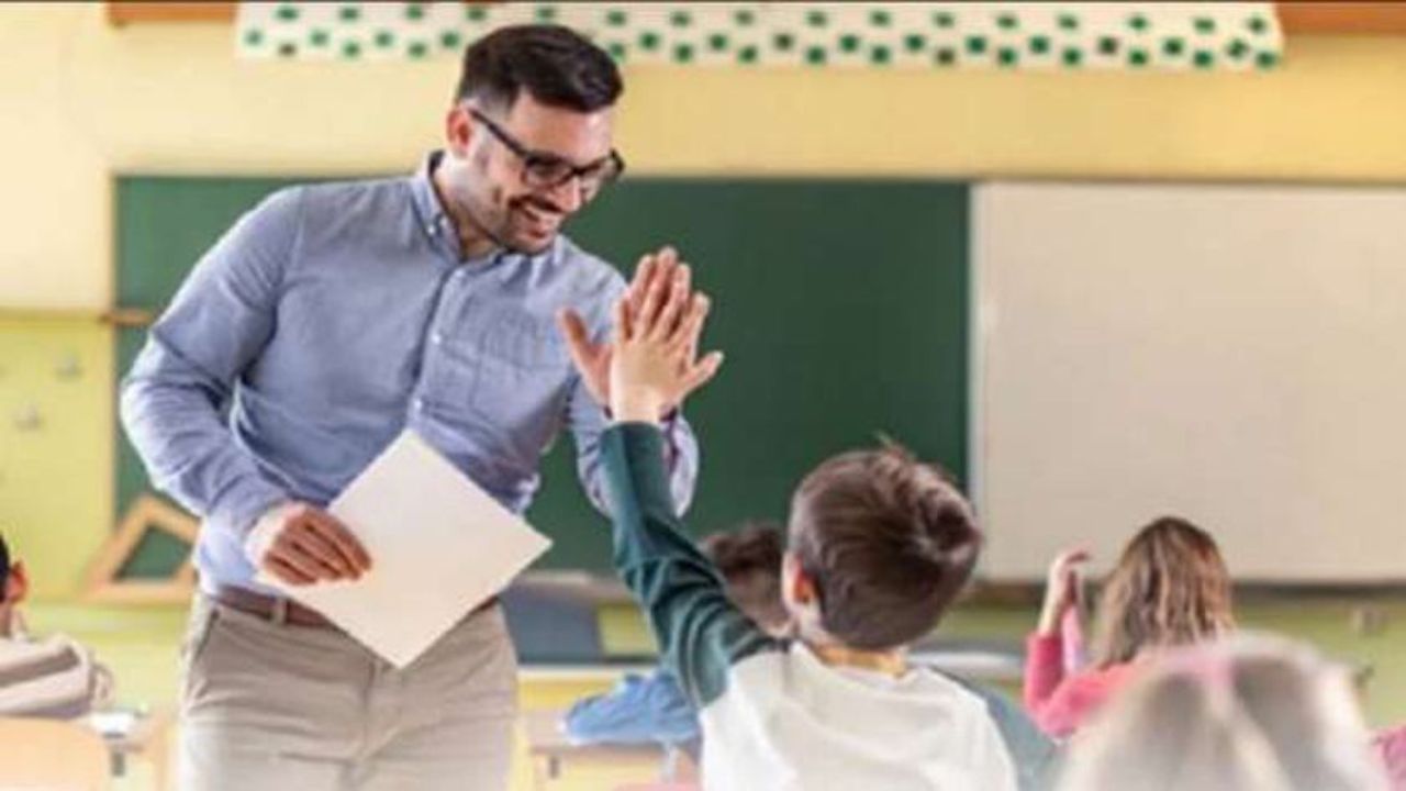 التسجيل في وظائف مساعد معلم