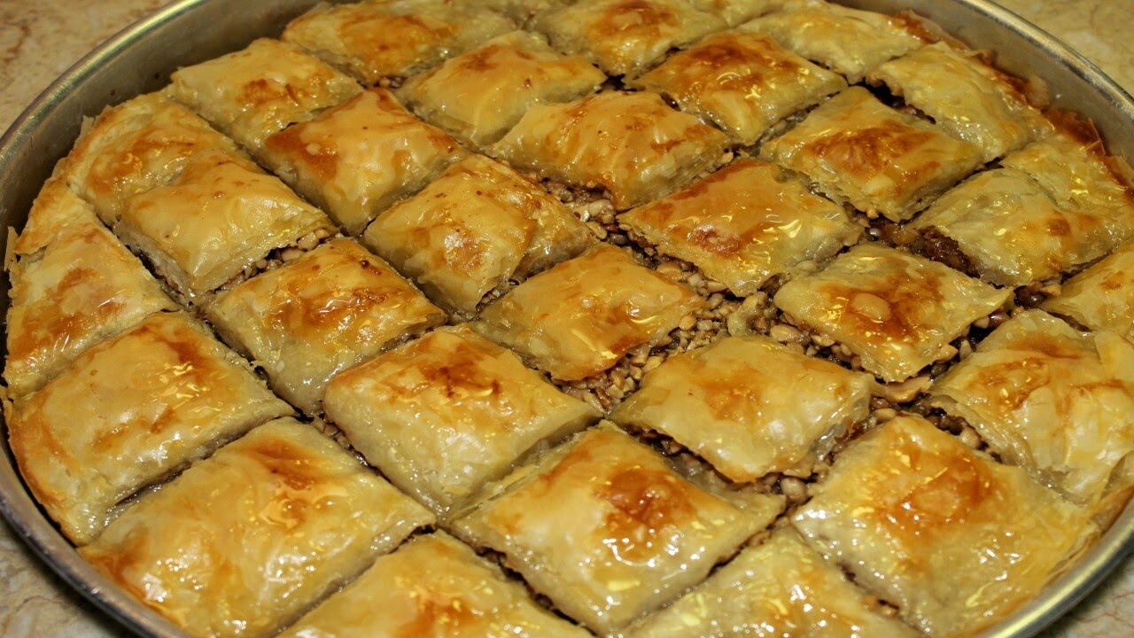 الجلاش الحلو بحشوة المكسرات