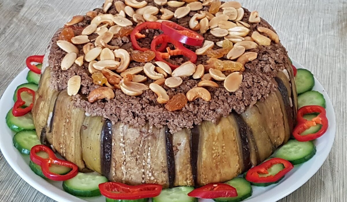 طريقة عمل المقلوبة بالباذنجان واللحم بطعم شهي ولذيذ وخطوات سهلة وبسيطة