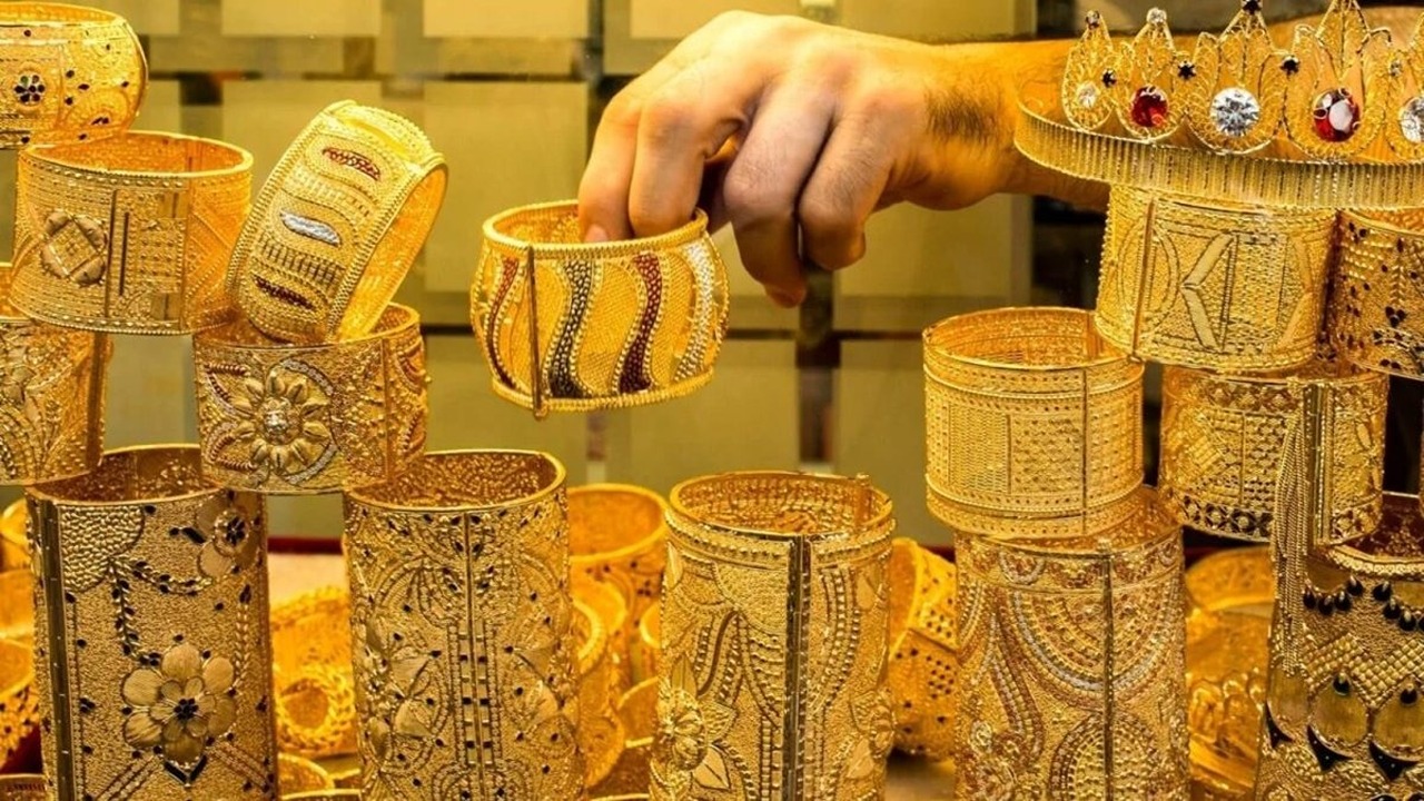 بكام سعر جرام الذهب عيار 21 بالمصنعية؟.. أسعار الذهب اليوم الاثنين 23 ديسمبر 2024