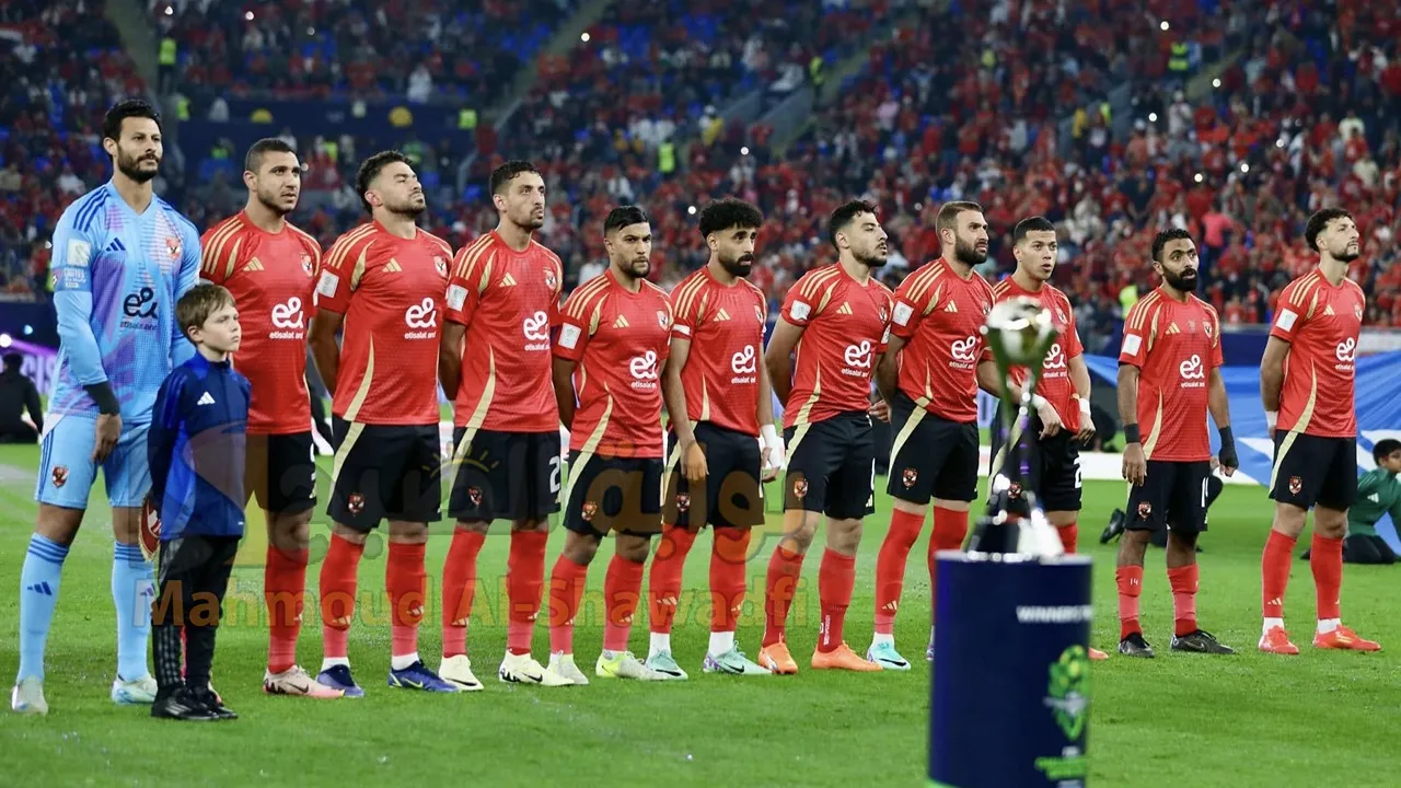 جماهير الأهلي تهاجم اللاعبين عقب خسارة كأس التحدي أمام باتشوكا.. ورد فعل محمد الشناوي