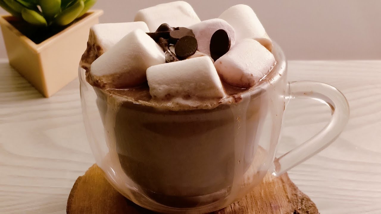 مشروب الشوكولاتة بالمارشميلو