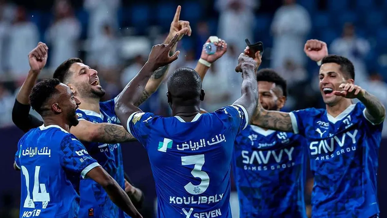 مفاجأة قوية بشأن رحيل محترف الهلال السعودي في الانتقالات الشتوية
