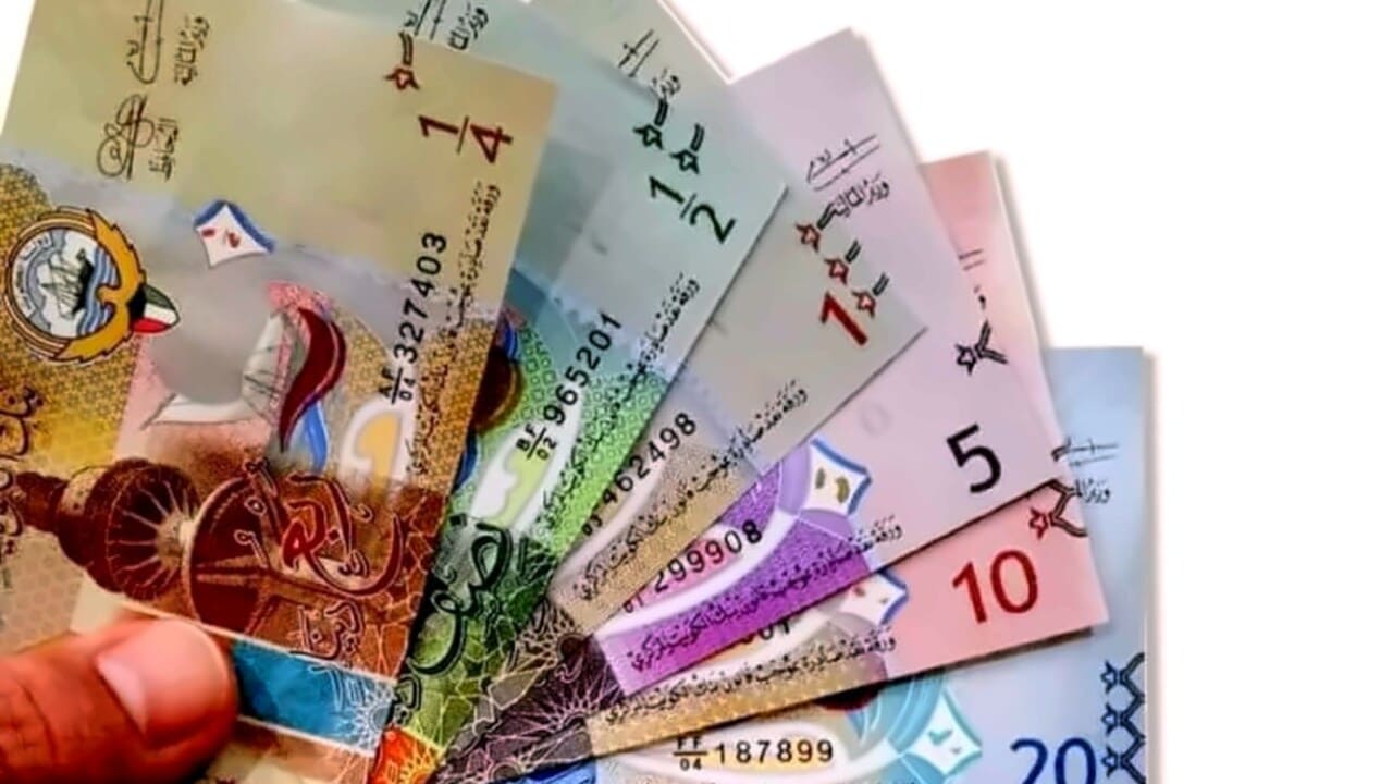 الدينار اليوم.. أسعار العملة الكويتي في مصر 2025