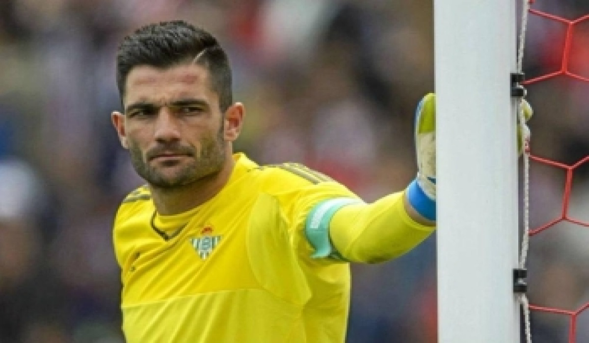 الاتحاد يفكر في شراء مدافع فريق النصر العمري أثناء نهاية إعارته للعميد