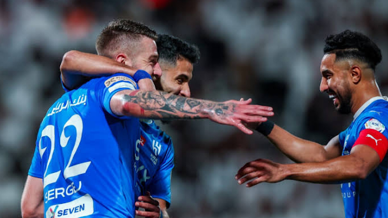 معلقين مباراة الهلال والأخدود