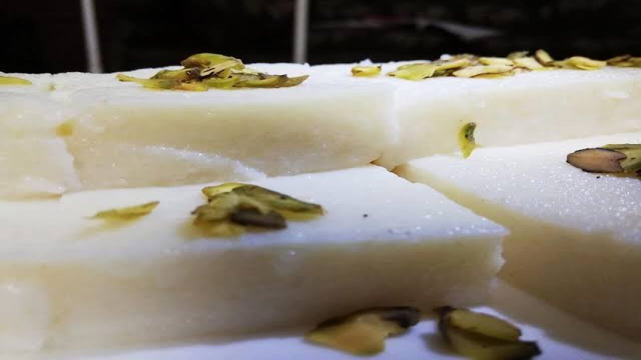 طريقة عمل حلوى السميد