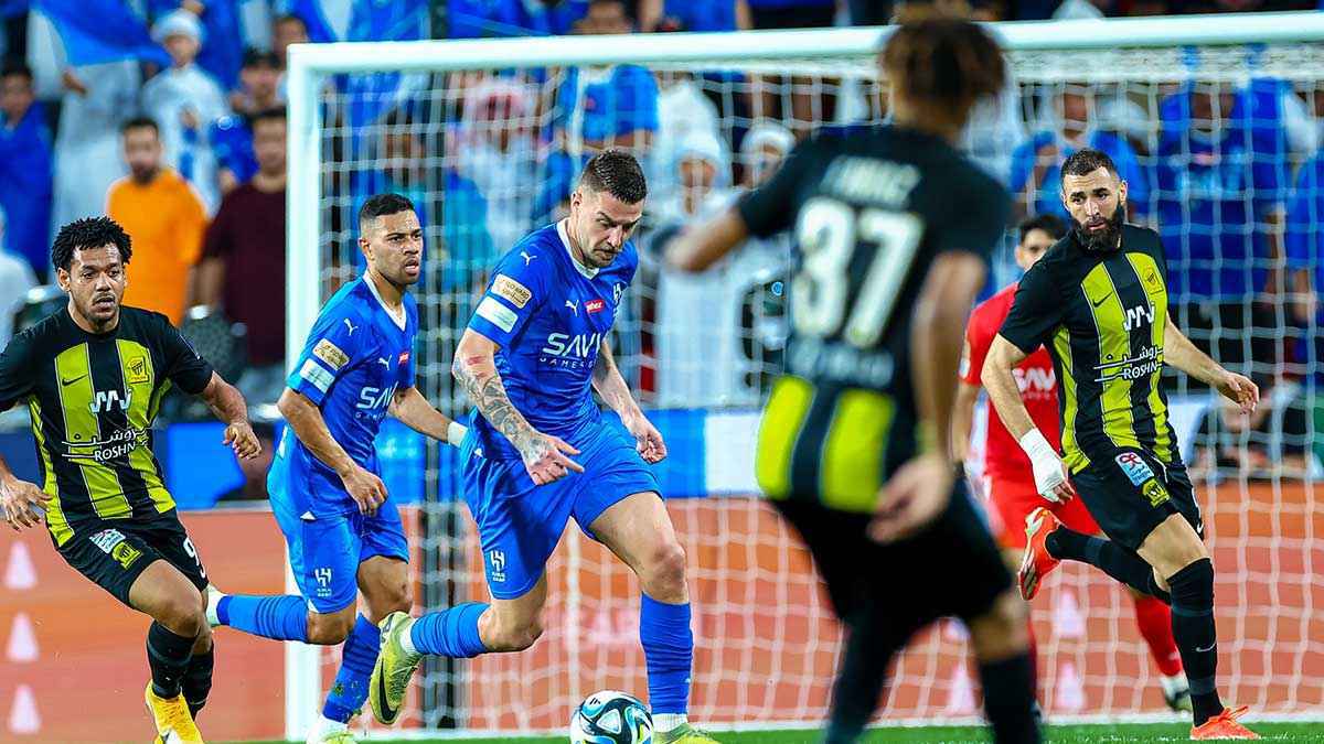 رئيس اتحاد جدة يعد الجماهير بـ مفاجأة من العيار الثقيل أمام الهلال.. وتطورات جديدة قبل المباراة