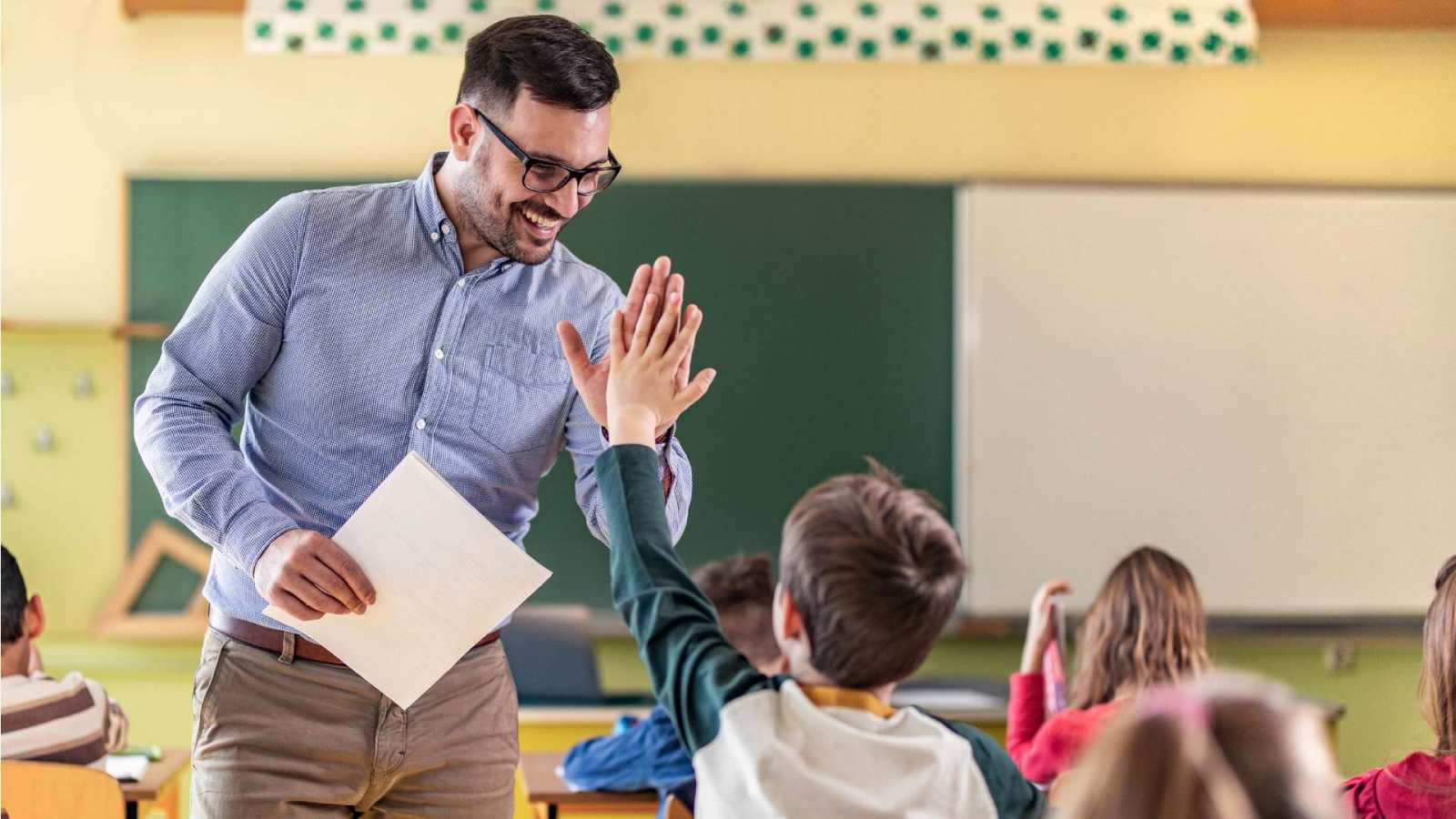 التنظيم والإدارة يعلن عن مسابقة لتعيين 20 ألف معلم مساعد لغة إنجليزية