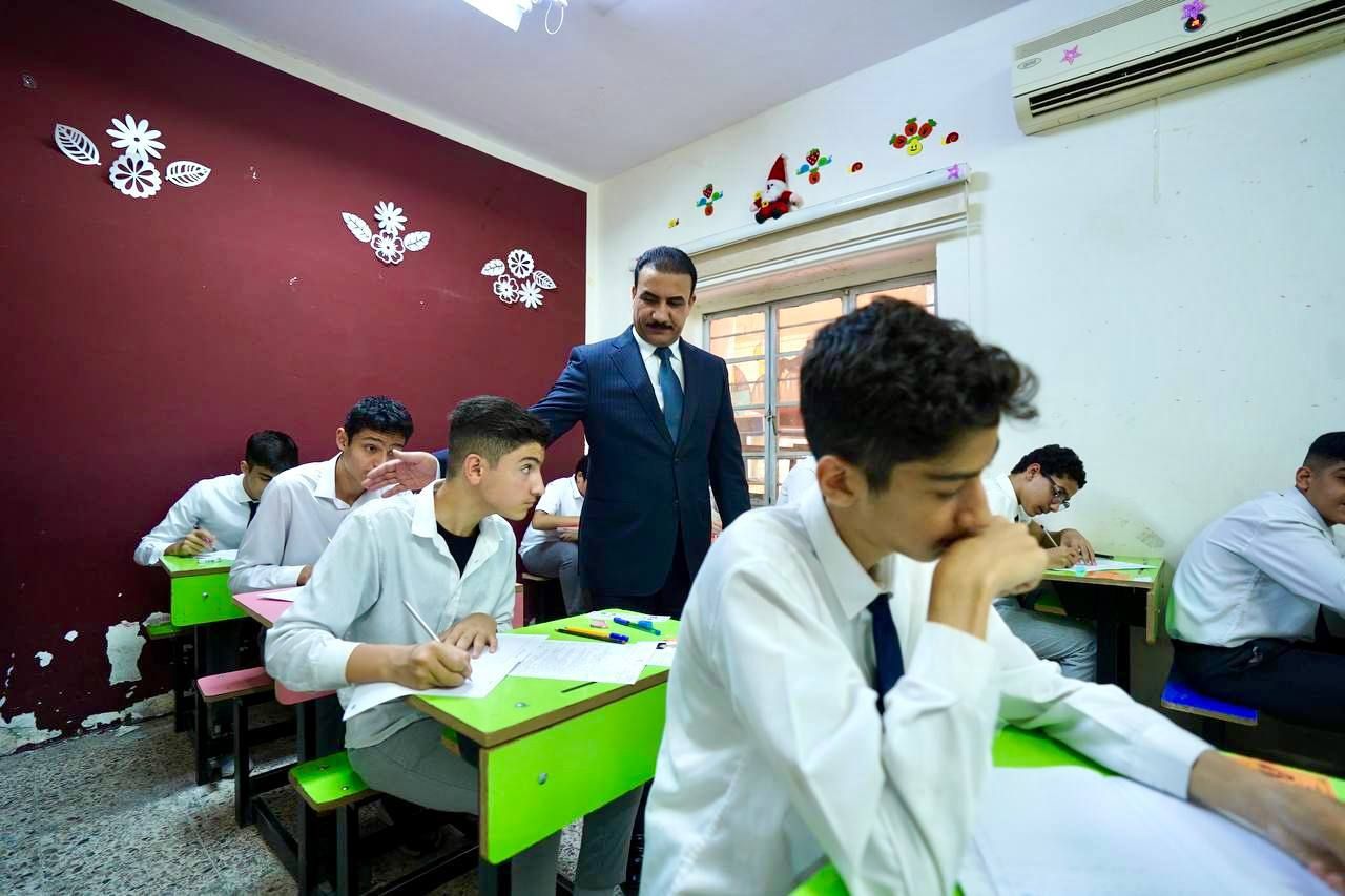 طريقة الاستعلام عن نتائج الثالث متوسط الدور الأول 2025 العراق