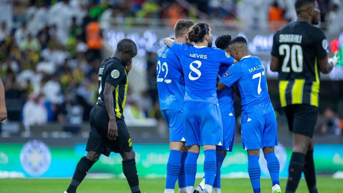 القنوات الناقلة لمباراة الهلال والاتحاد
