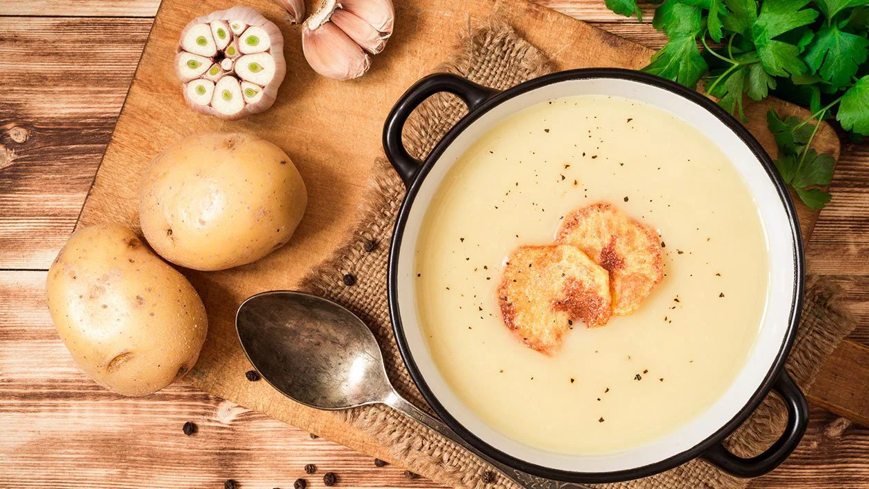 طريقة عمل شوربة البطاطس الصحية1