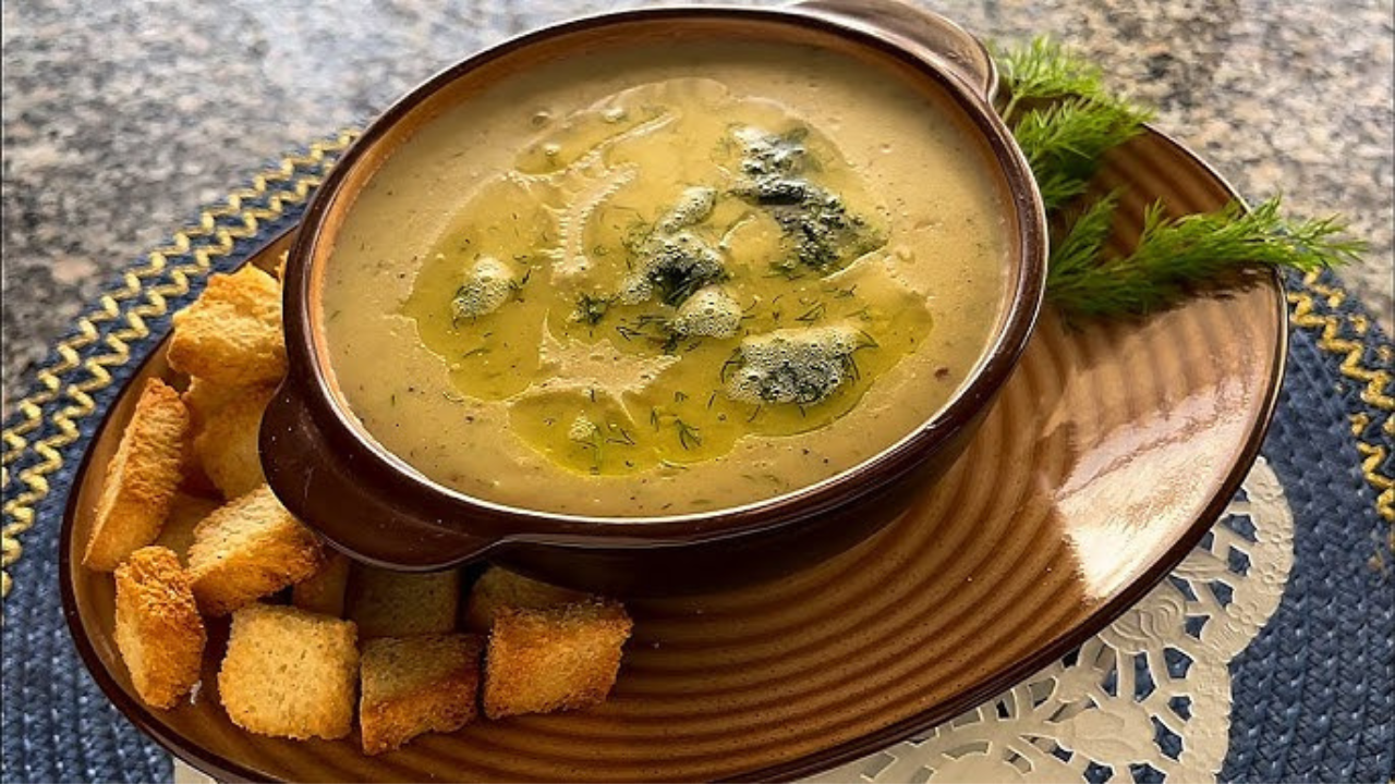 طريقة عمل شوربة البطاطس والبصل