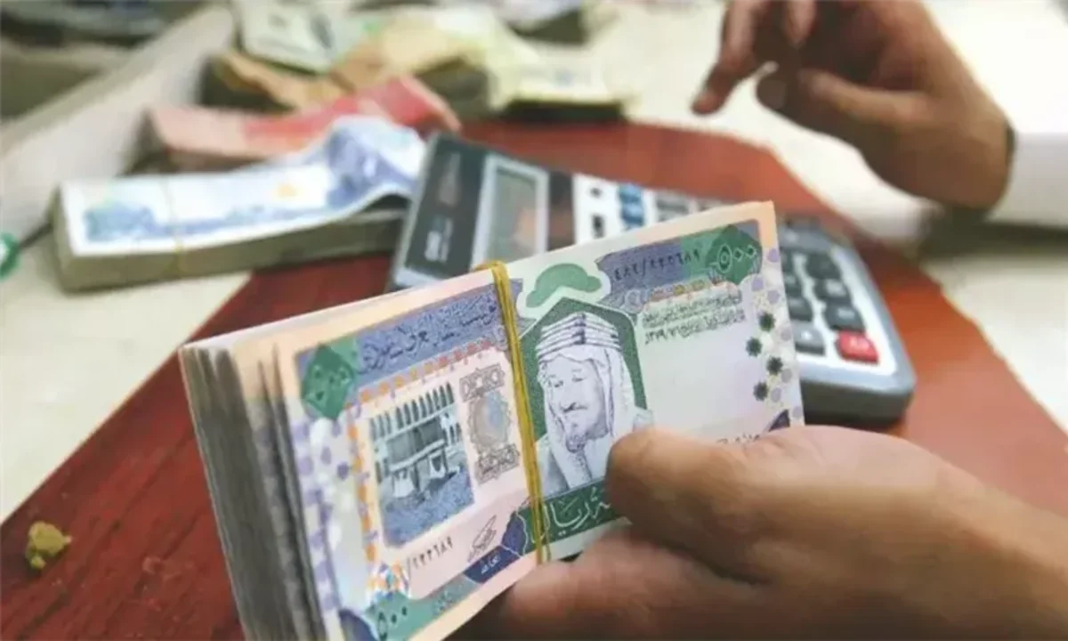 عودت بدل غلاء المعيشية بقيمة 10000 ريال بالسعودية.. أعرف الحقيقة الان