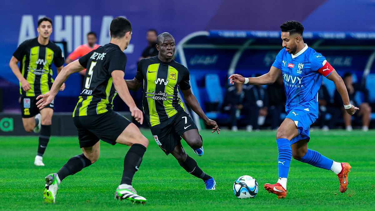 إثارة مبكرة قبل كلاسيكو المملكة بين الاتحاد والهلال