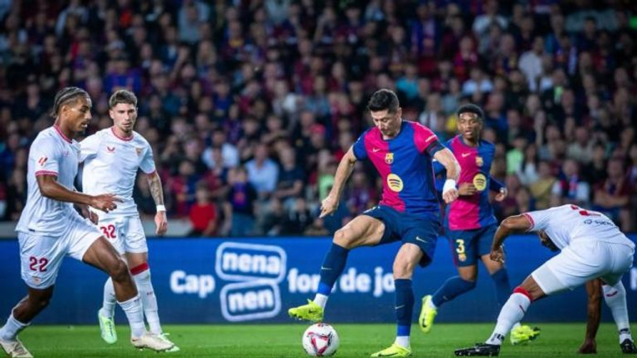 متى مباراة برشلونة وإشبيلية في الدوري الإسباني 2025؟
