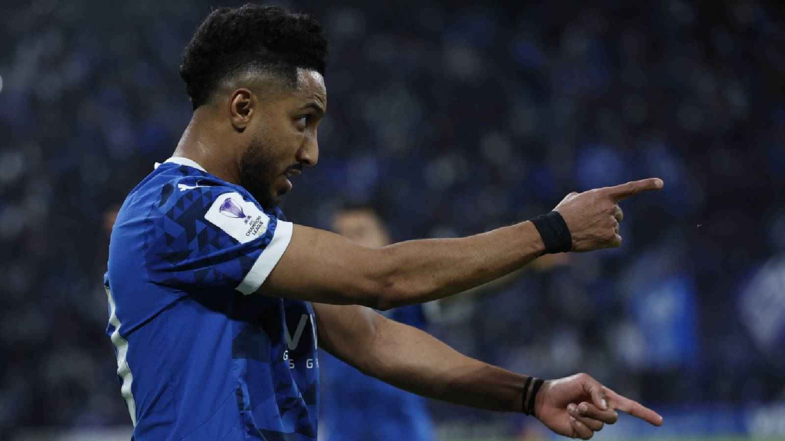 تطورات جديدة بشأن استمرار سالم الدوسري مع الهلال