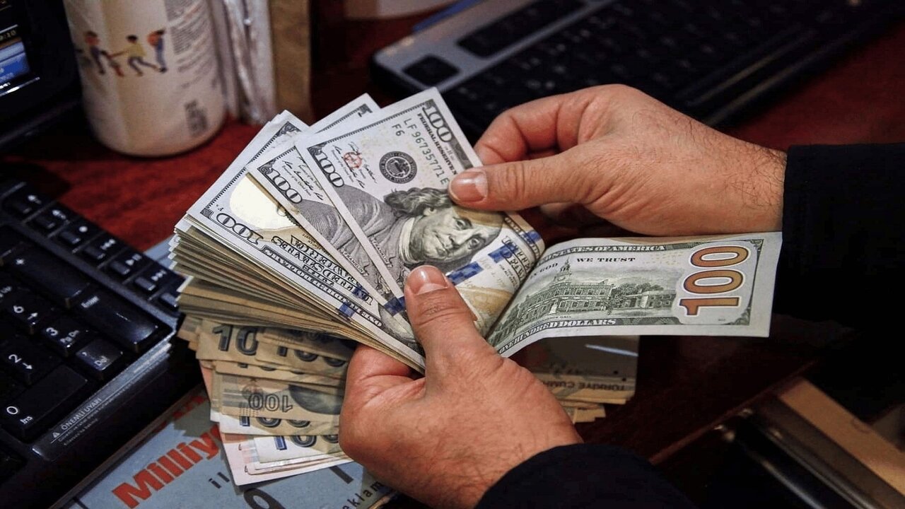 انخفاض اسعار الدولار في بغداد