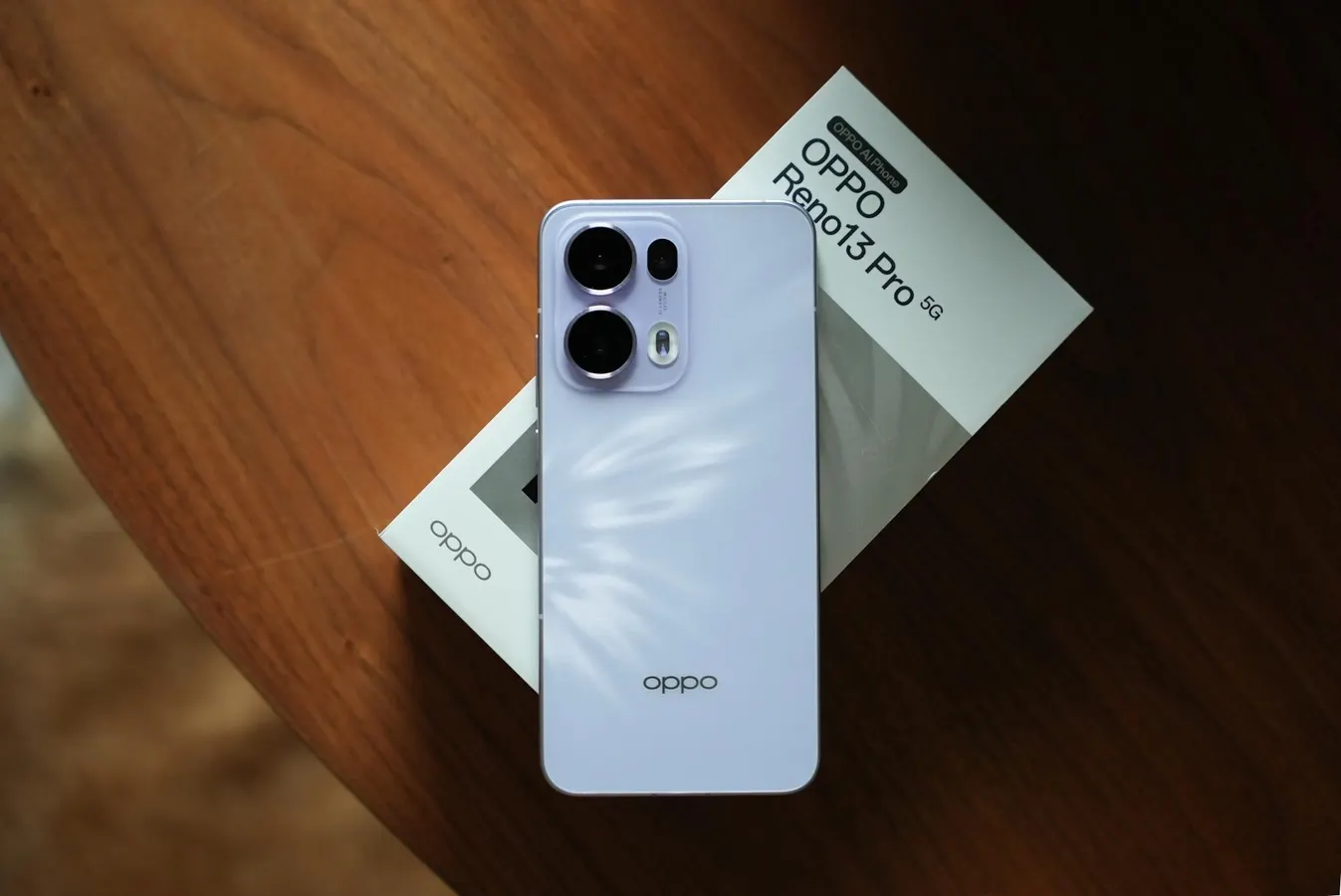 وحش أوبو للفئة المتوسطة Oppo Reno 13 Pro.. هاتف أنيق بكاميرات ثورية وشاحن خارق