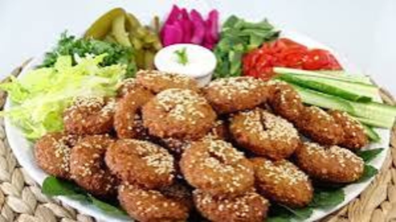 طريقة عمل الفلافل السوري بالسمسم