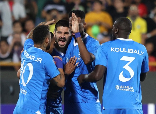 اتحاد الكرة يرد على شائعات اختيار زوجة نافارو لحكام دوري روشن