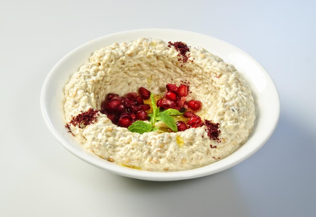 بابا غنوج بالطحينة